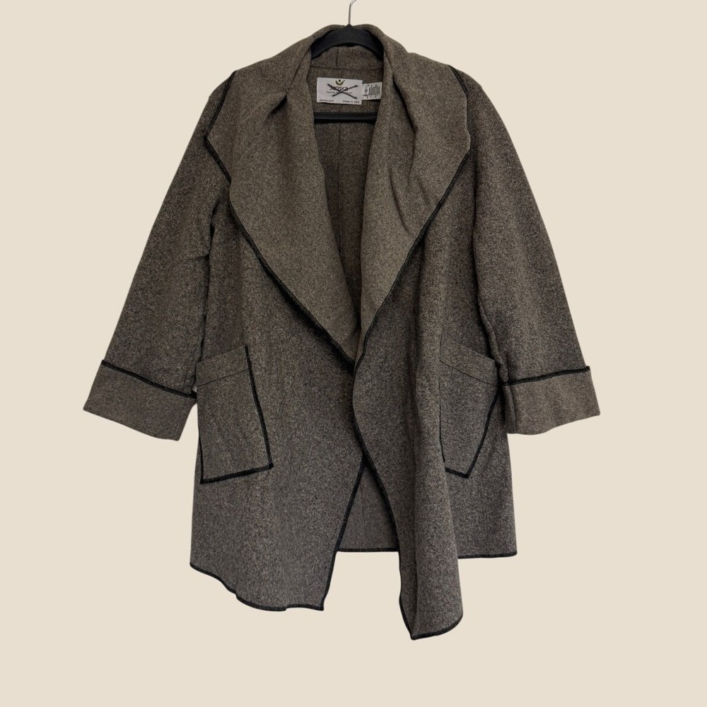 Janska Small Open Front Draped Fleece Coat Gray Tan with Black Contrast Trim USA